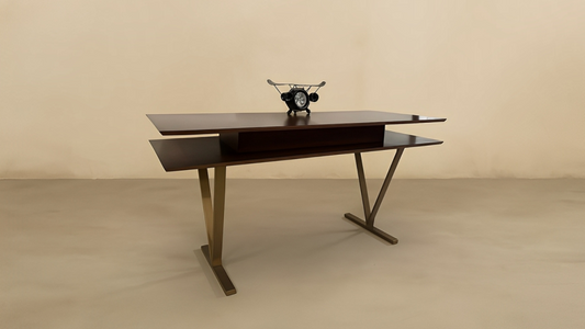 Veyra Desk